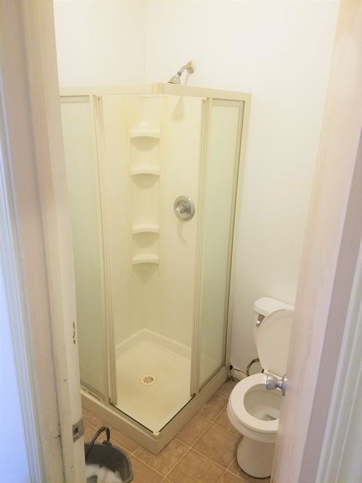 1342 Lee St - Photo 7 of 8