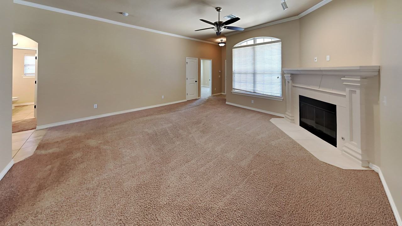 9315 Peachtree Ln - Photo 5 of 21