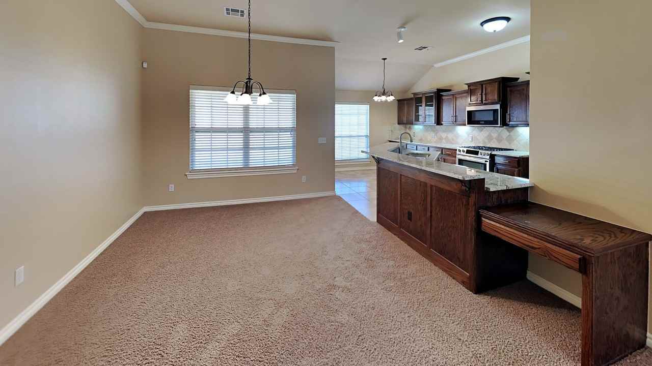 9315 Peachtree Ln - Photo 6 of 21