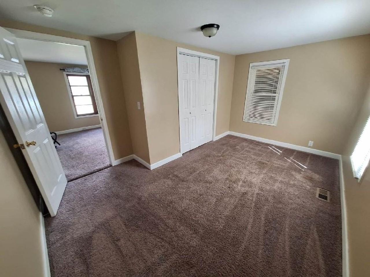 1414 Daresa Ln - Photo 3 of 9