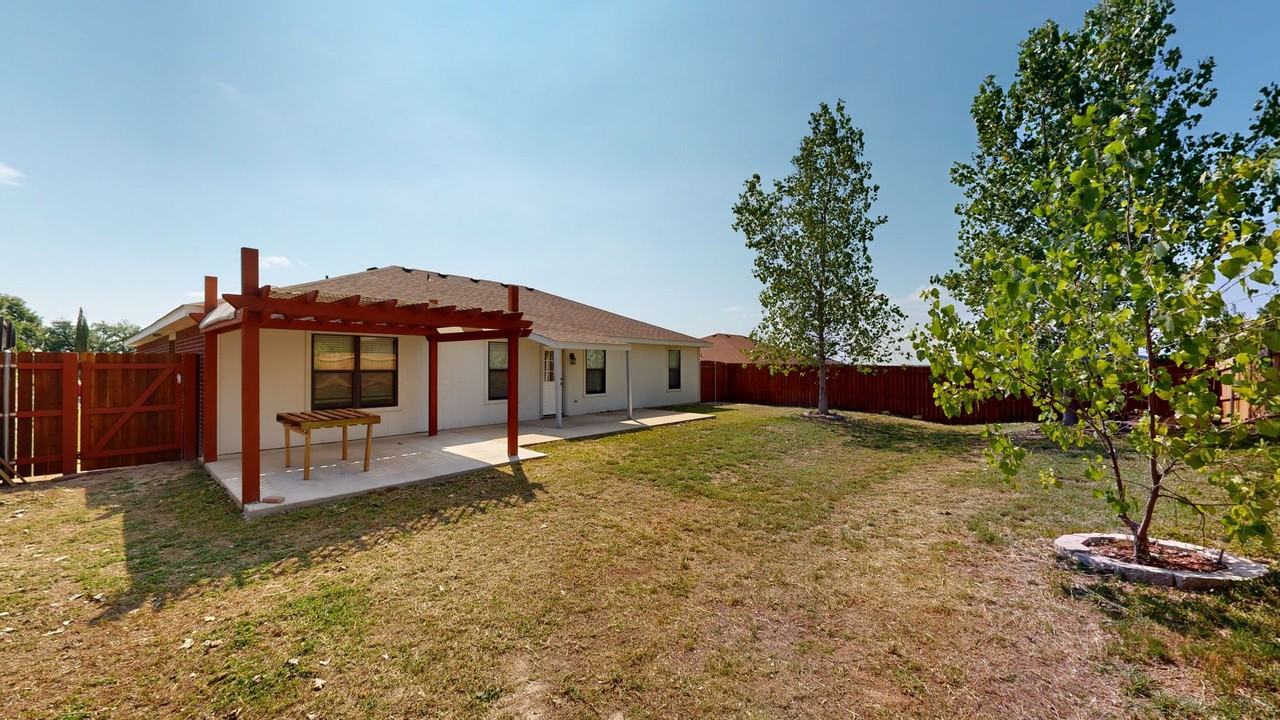 1320 Marlee Cir - Photo 6 of 36