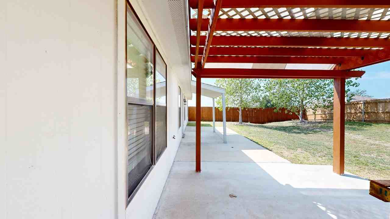 1320 Marlee Cir - Photo 7 of 36