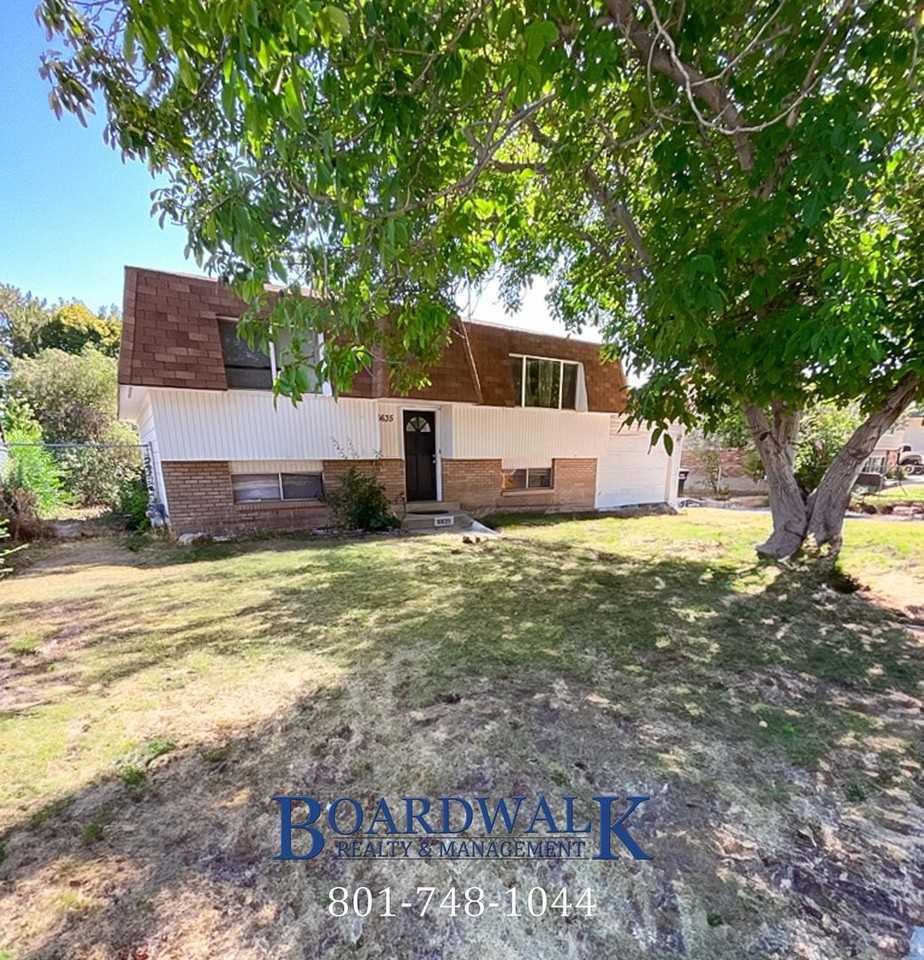 6635 S Somerset Dr - Photo 3 of 17