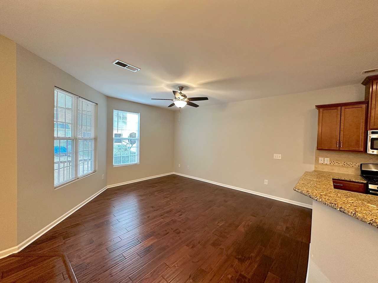 11 Daly Ct - Photo 3 of 21