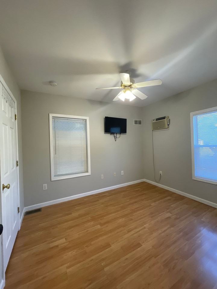 154 E. TOMPKINS ST. - Photo 2 of 14