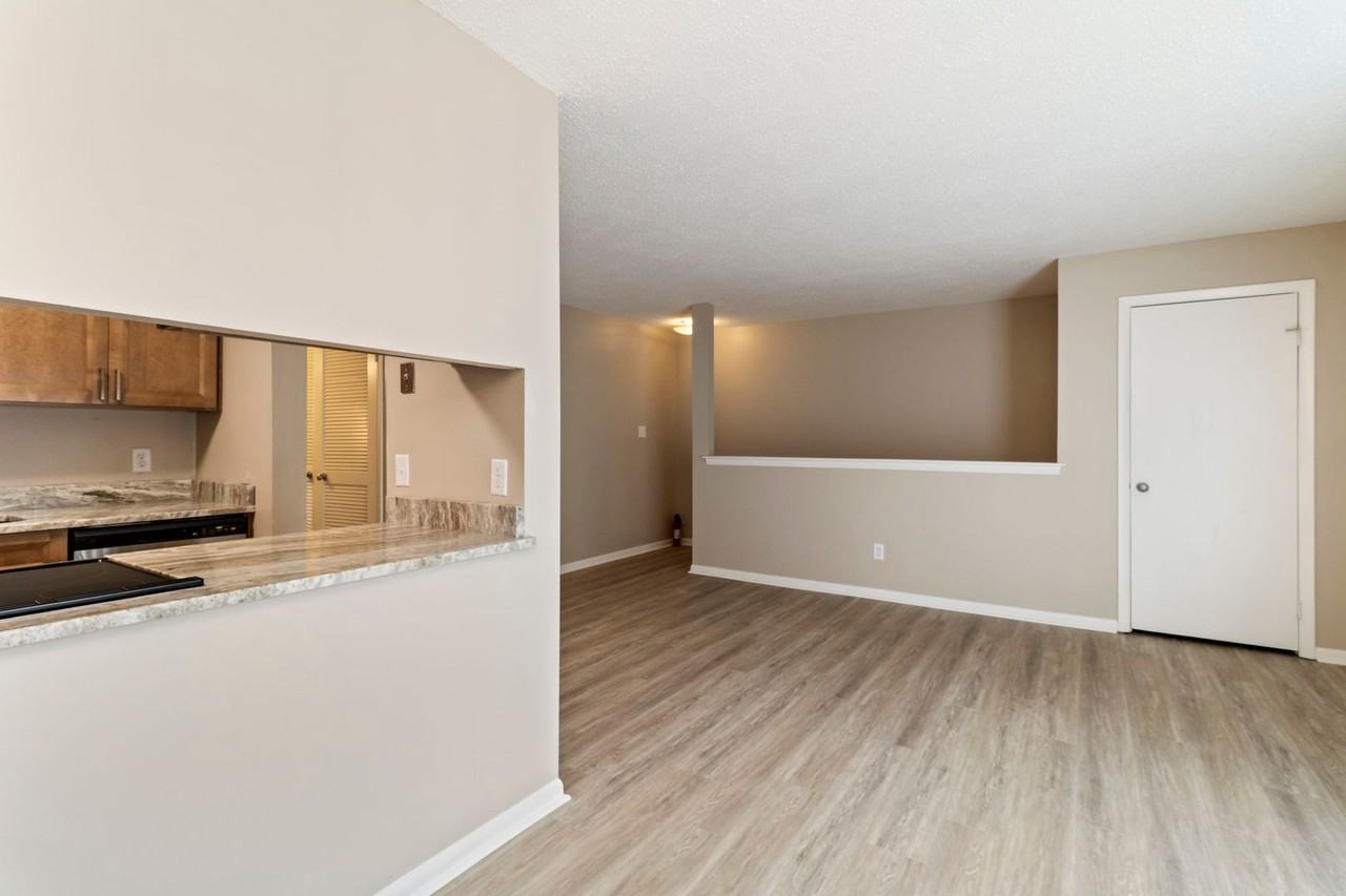 1180 Indian Rd - Photo 3 of 19