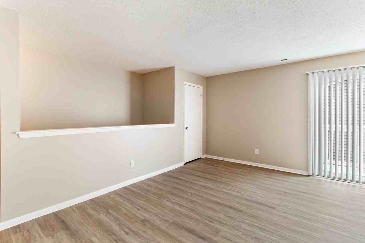 1180 Indian Rd - Photo 5 of 19