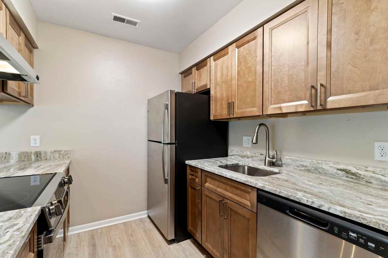 1180 Indian Rd - Photo 6 of 19