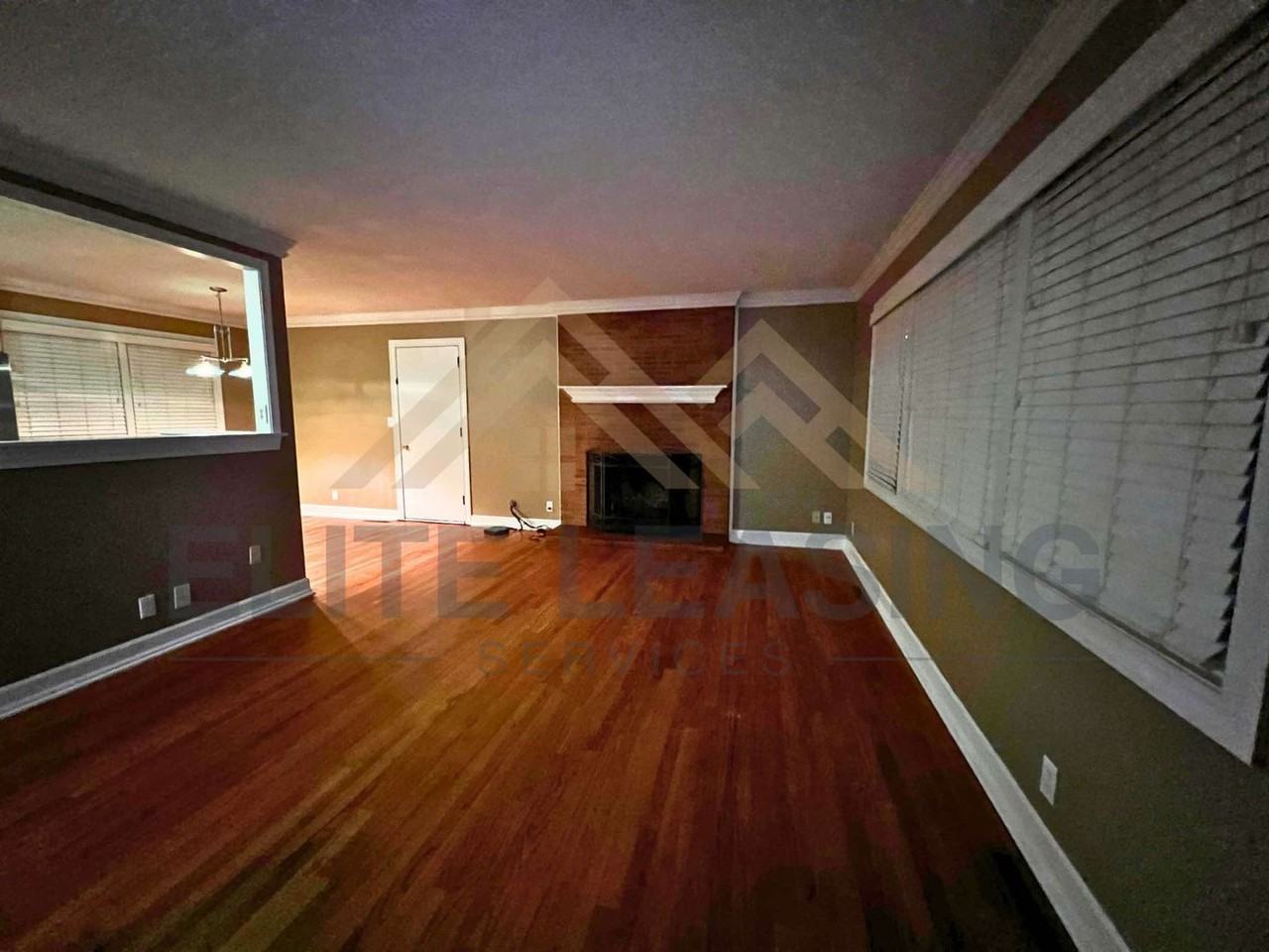 4425 Sw 27th Ter - Photo 3 of 13