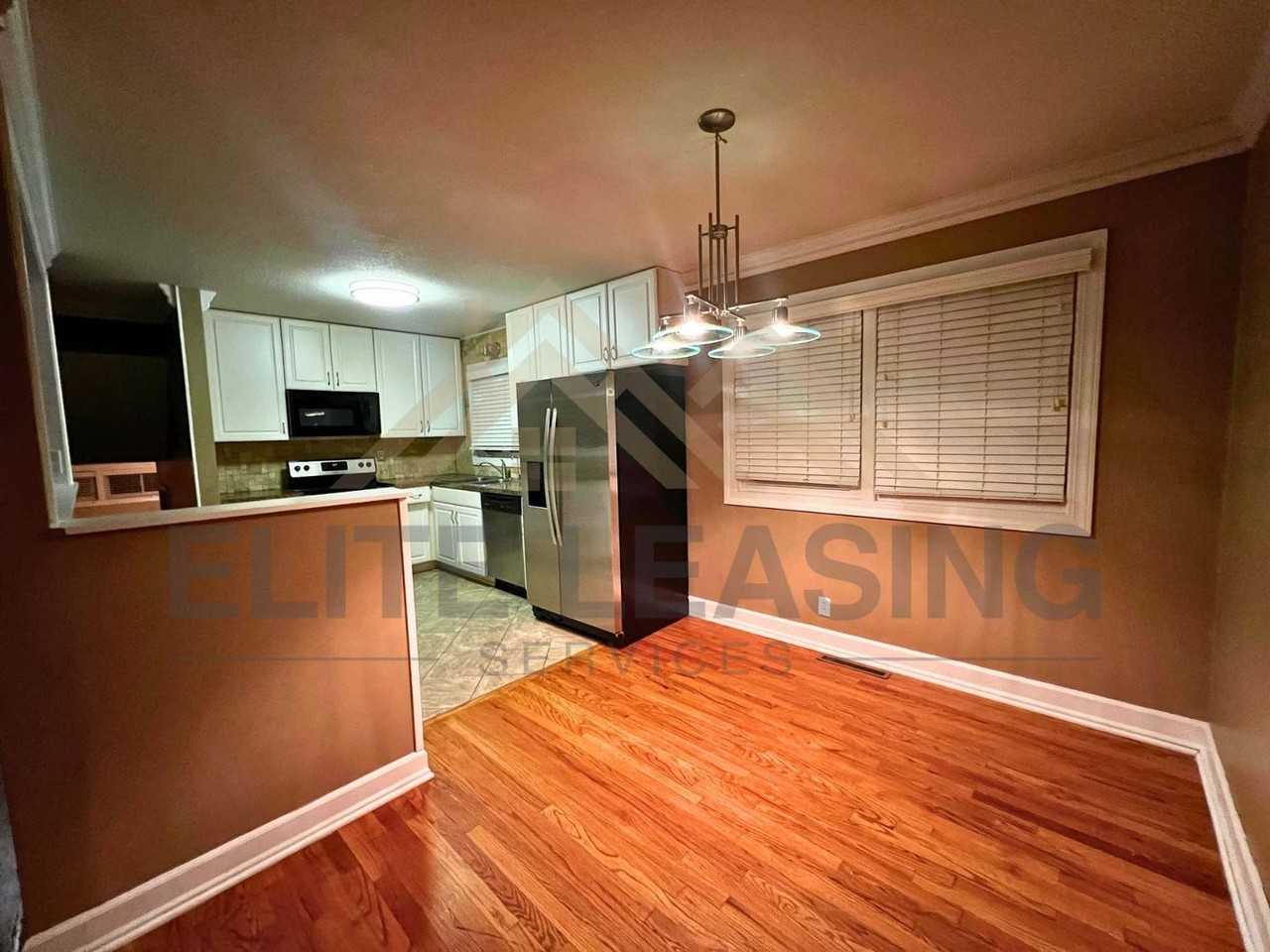 4425 Sw 27th Ter - Photo 4 of 13