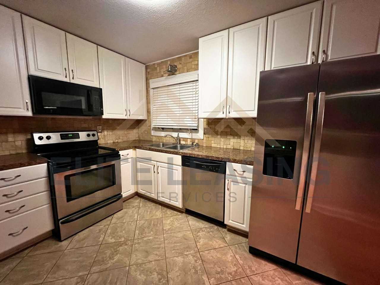 4425 Sw 27th Ter - Photo 5 of 13