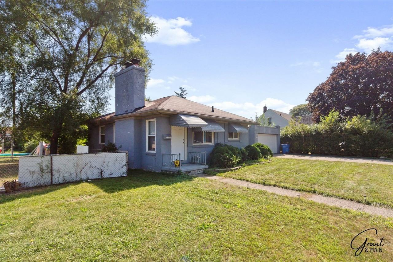 21034 Nummer St - Photo 2 of 12