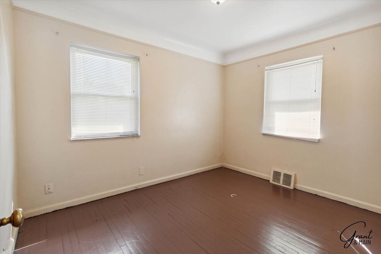 21034 Nummer St - Photo 7 of 12