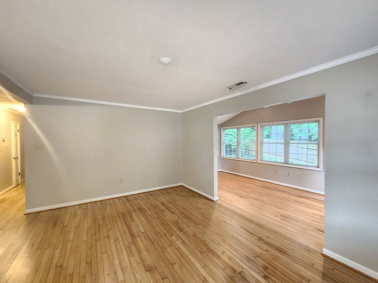 520 Azalea Avenue - Photo 5 of 24