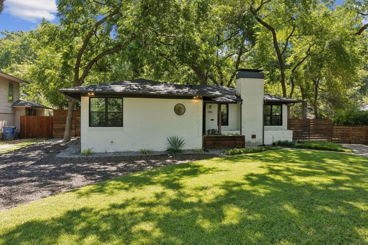 1726 Kessler Pkwy - Photo 3 of 39