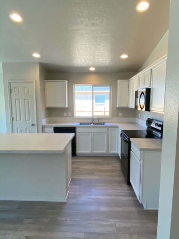 11591 Stockbridge Way - Photo 3 of 12