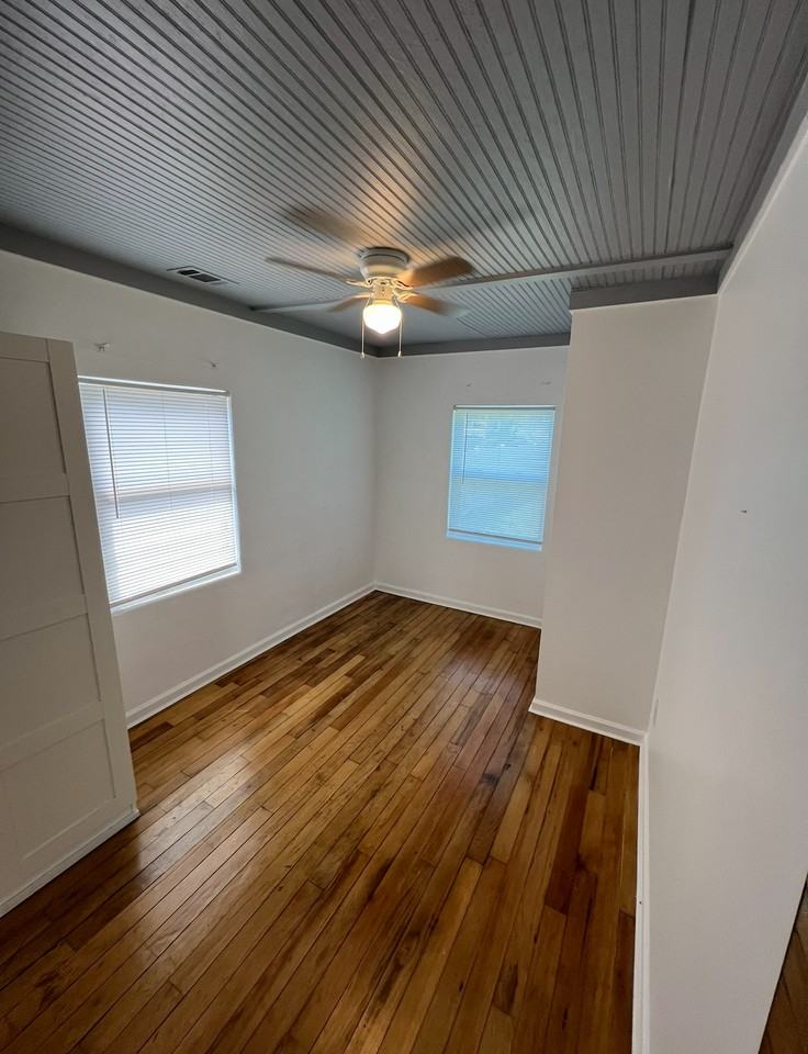 412 Riverside Dr #NA - Photo 5 of 10