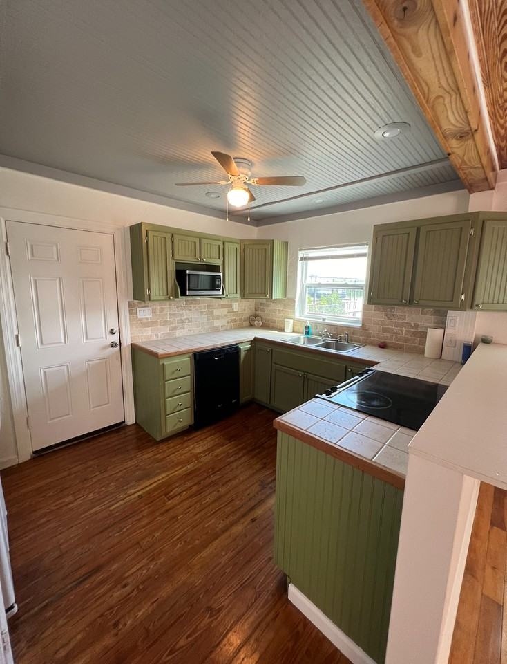 412 Riverside Dr #NA - Photo 7 of 10