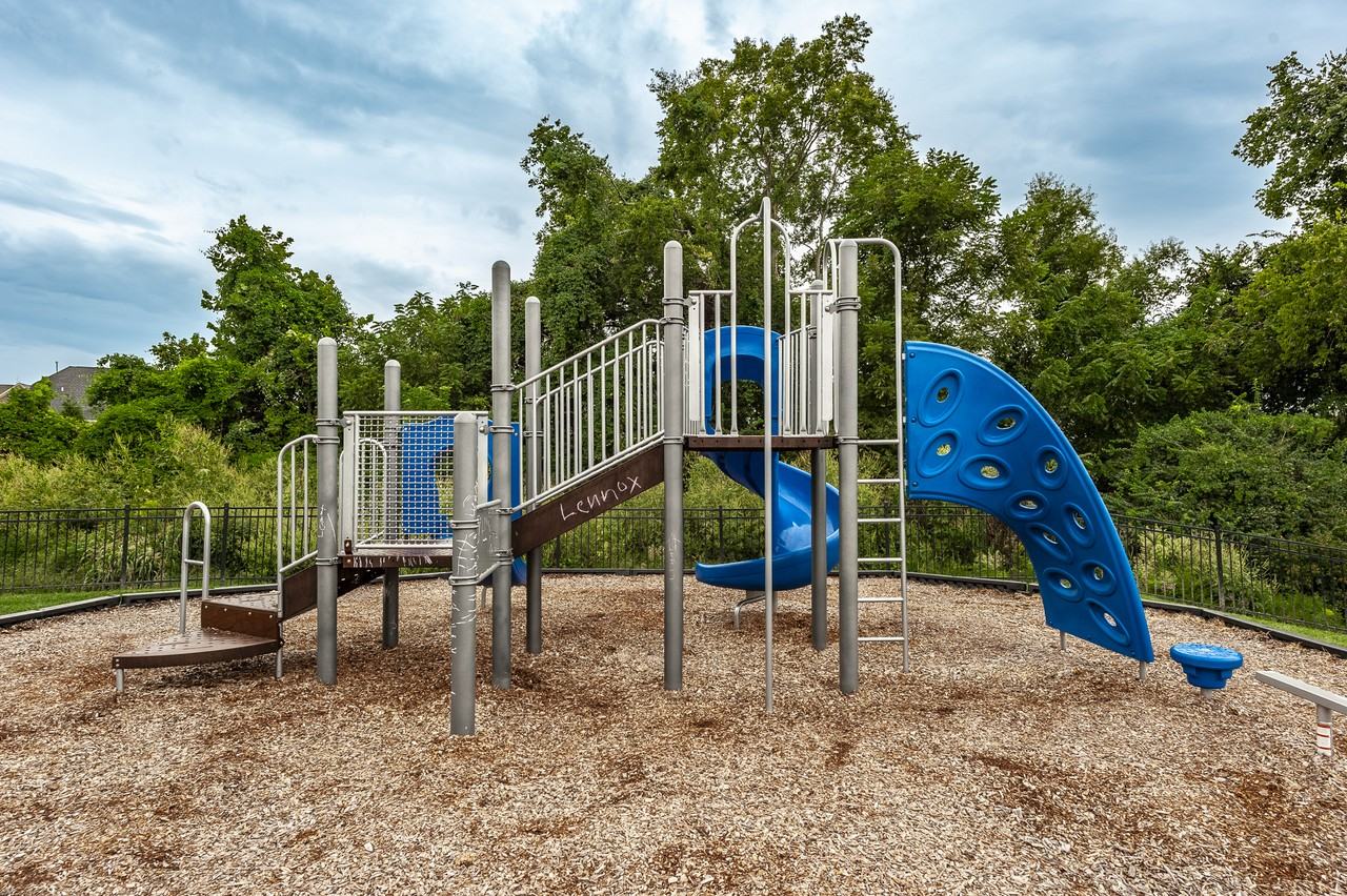 1048 Westgate Dr #NA - Photo 5 of 33