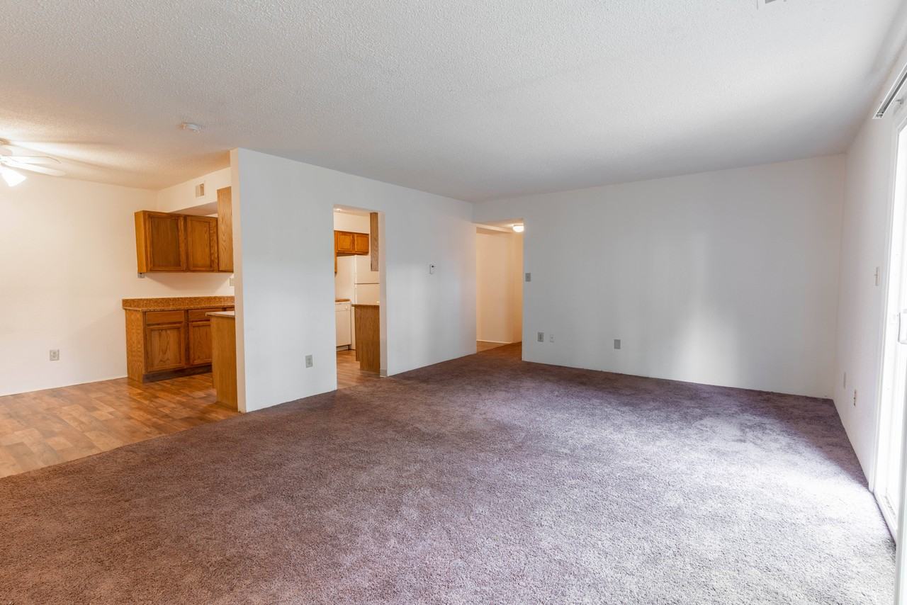 Candlewyck Apartments - Photo 4 of 48