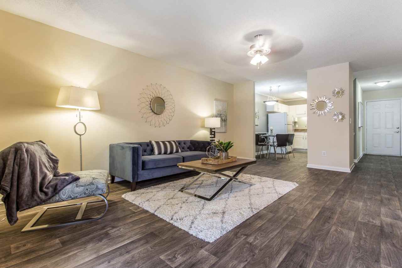 Abbington Place Apartments - Photo 4 of 14