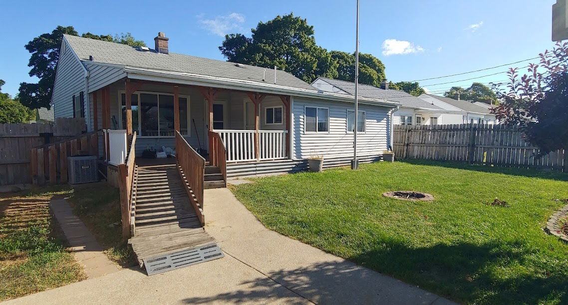 437 W Armour Ave - Photo 2 of 8