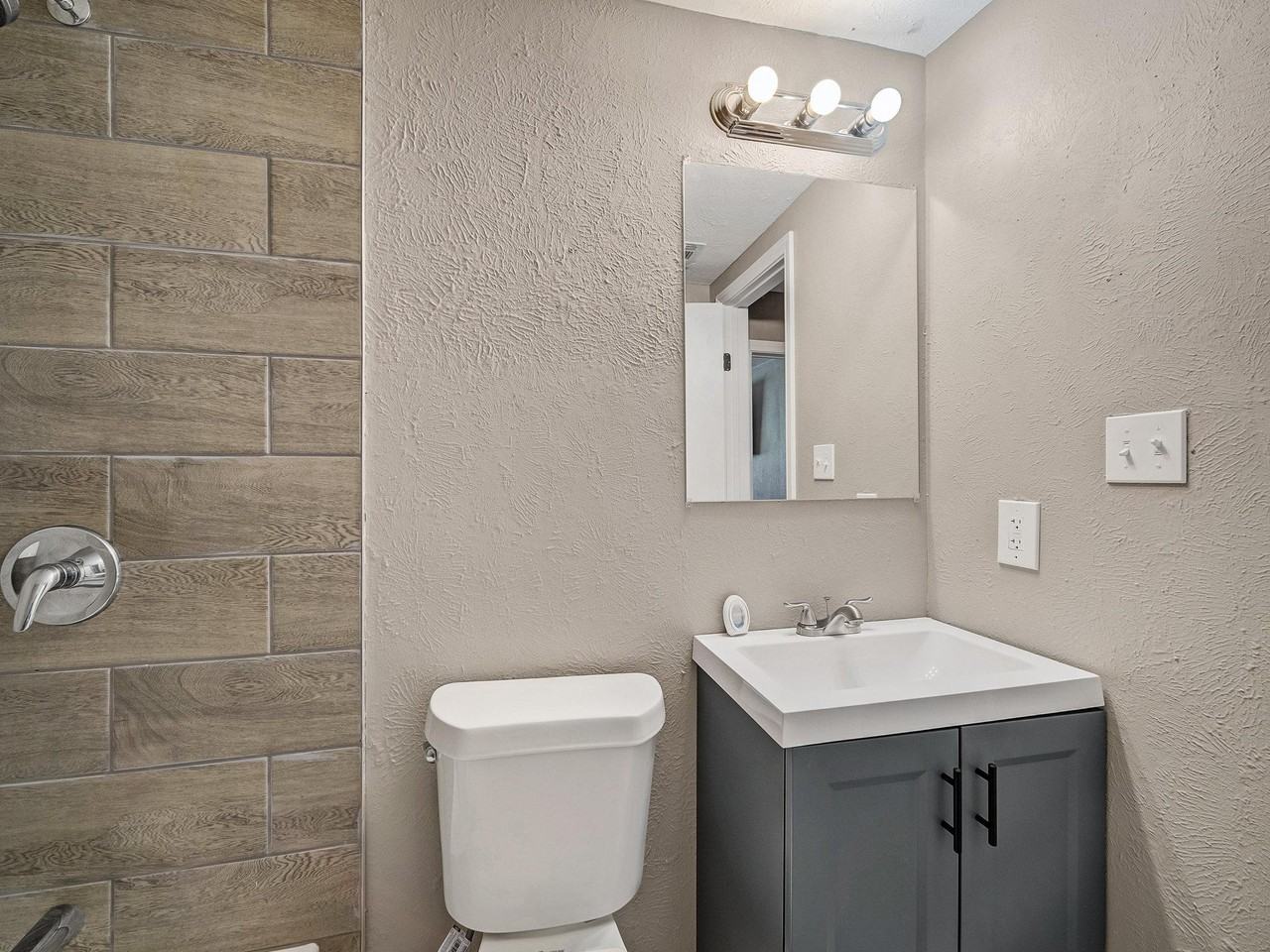 Clearglen Dr - Photo 3 of 16