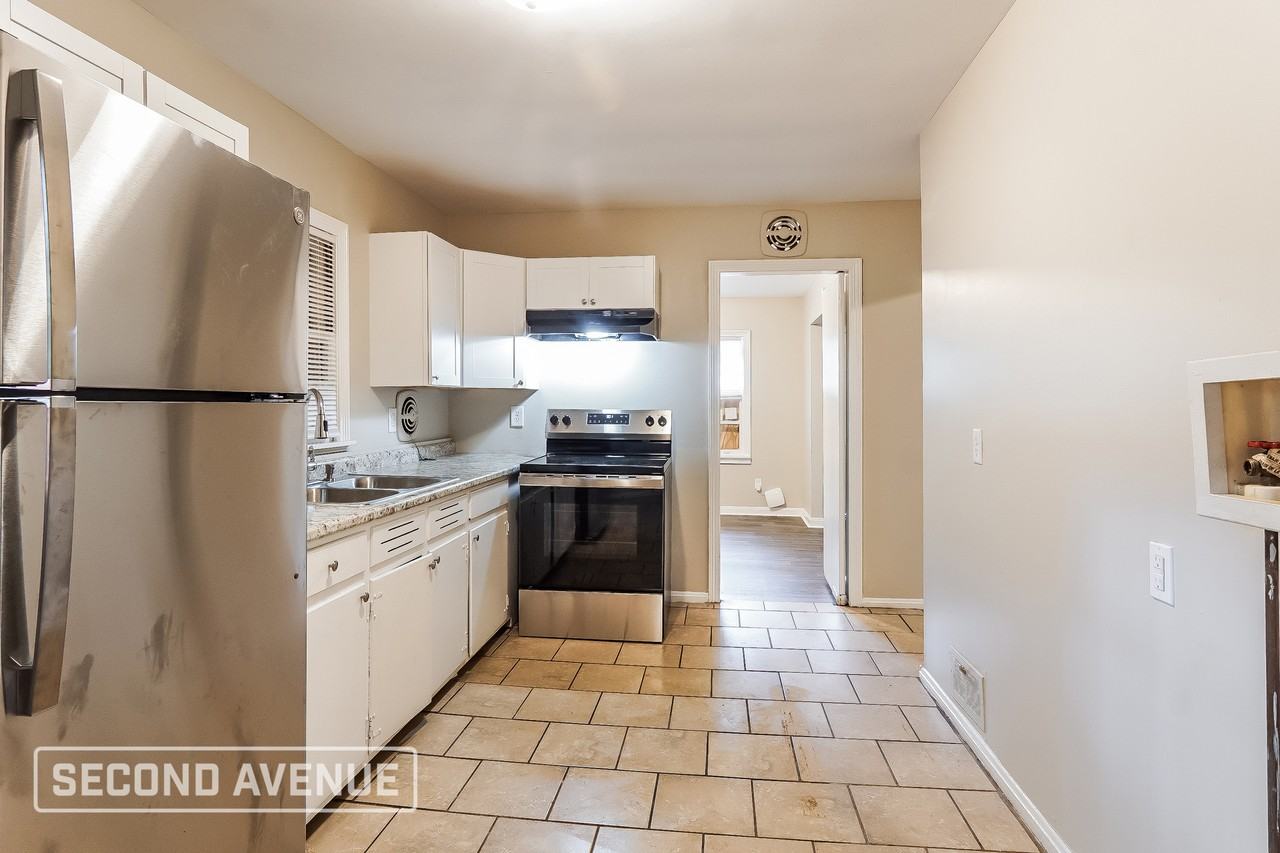 9725 Red Lane Dr - Photo 5 of 25