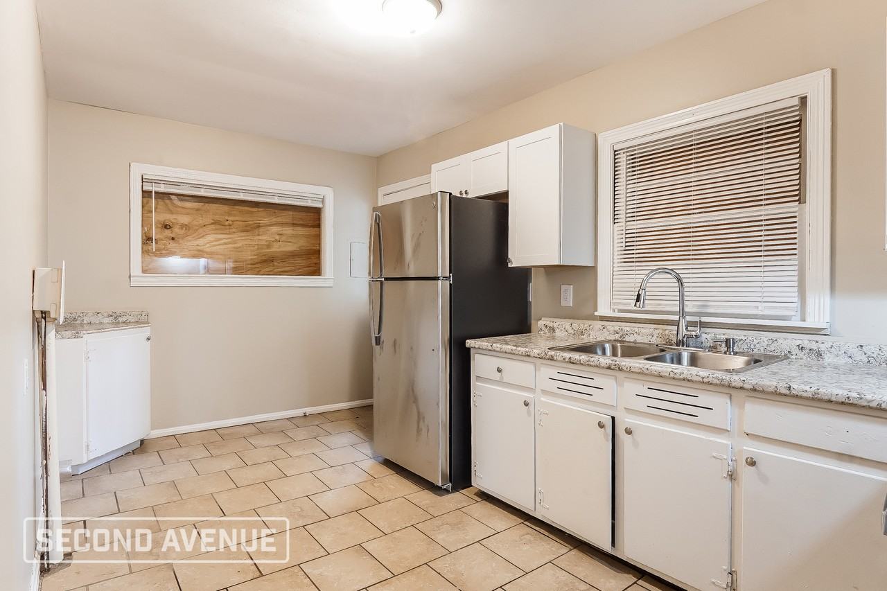 9725 Red Lane Dr - Photo 6 of 25
