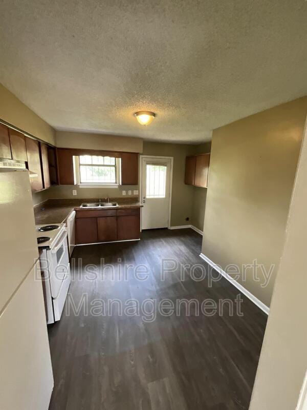 3643 Village Trl #A - Photo 3 of 7