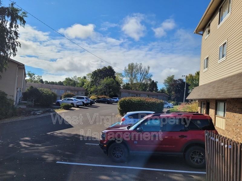 28 Cherrywood Ter - Photo 2 of 17