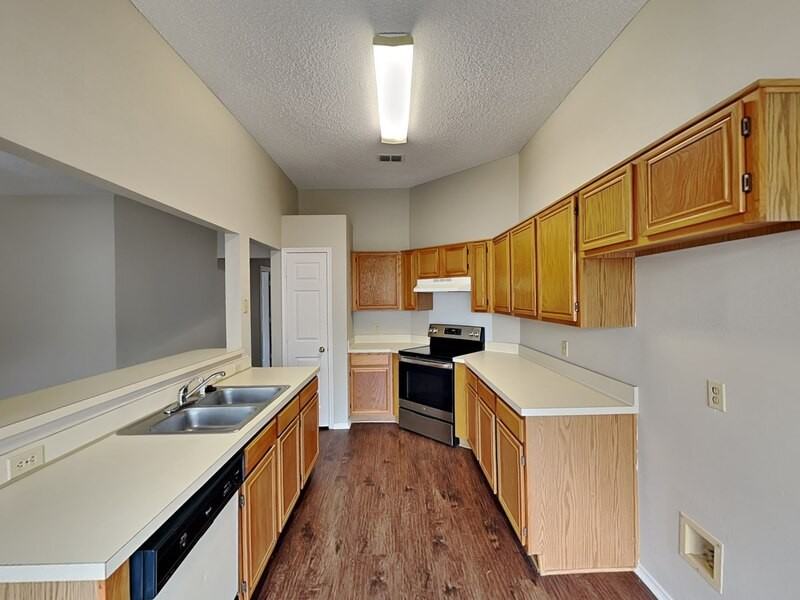 221 Seegers Dr - Photo 7 of 18