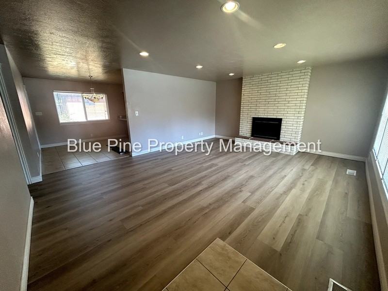 90 Drake Ave - Photo 2 of 14