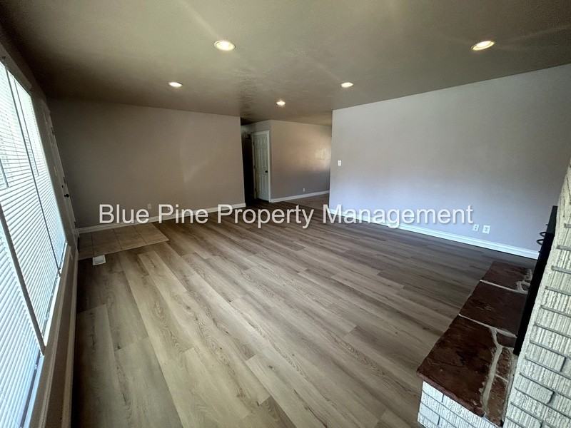 90 Drake Ave - Photo 3 of 14