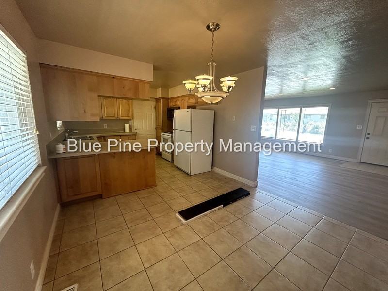 90 Drake Ave - Photo 4 of 14