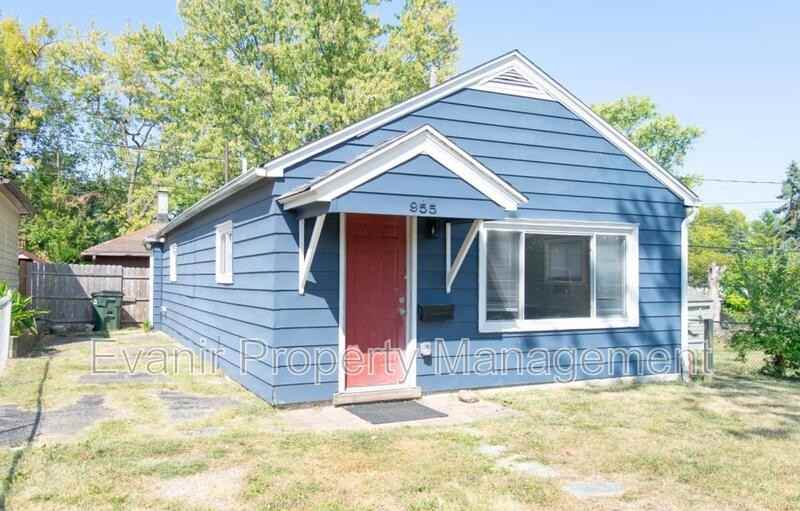 955 Chelsea Ave - Photo 2 of 13
