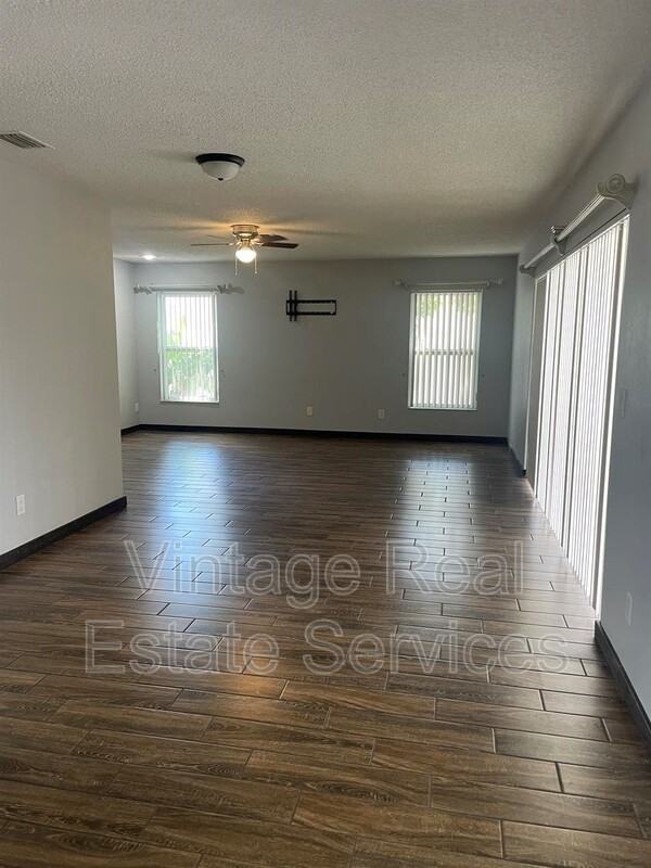 3104 Elderwood Pl - Photo 4 of 16