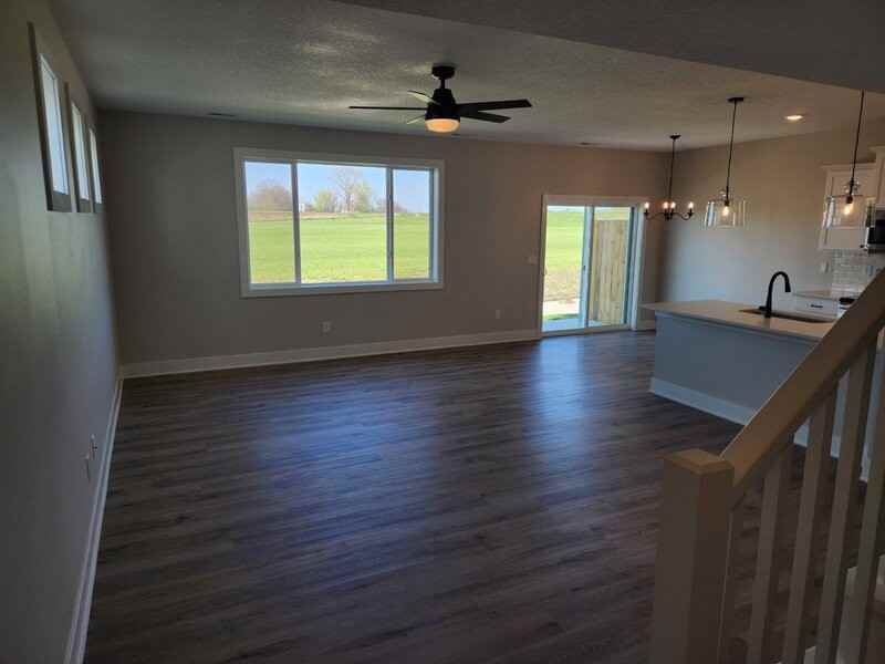 2945 Long Ave - Photo 2 of 21