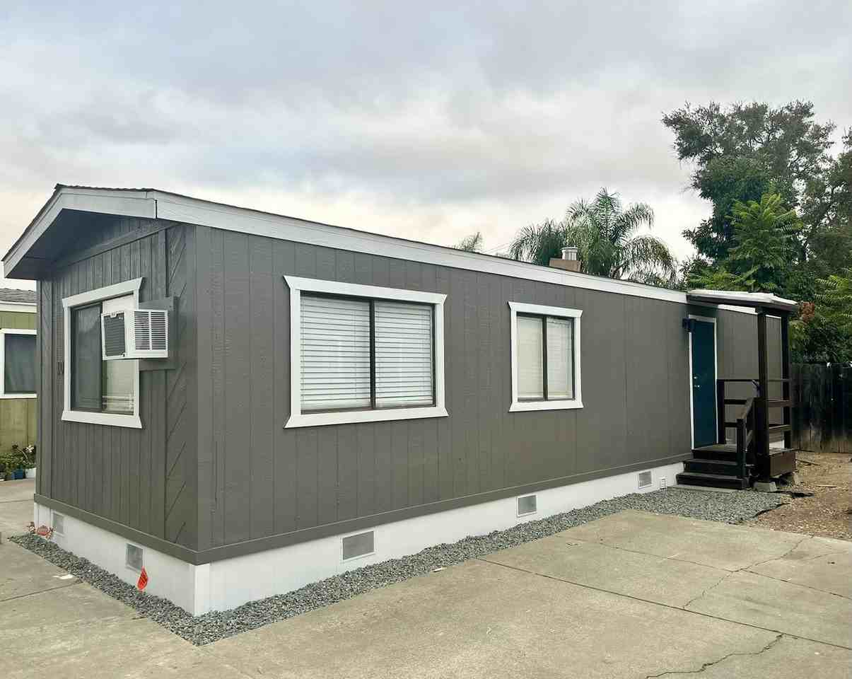 11 Baker Street - Photo 6 of 6