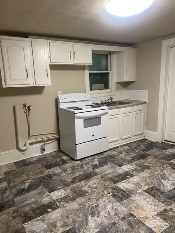 322 Fairfax Ave Nw - Photo 3 of 9