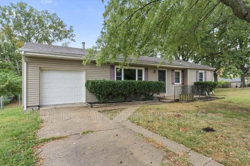 5221 Elm Pl - Photo 2 of 40