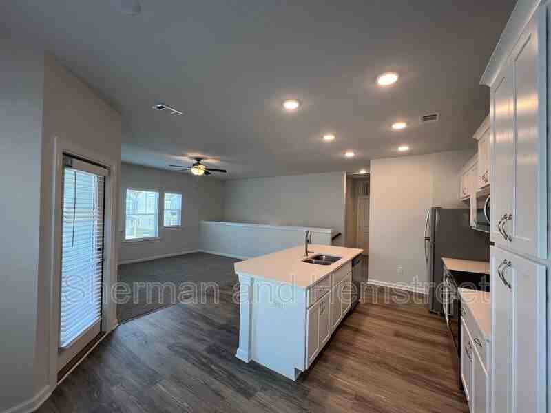 2016 Lotus Dr - Photo 5 of 10