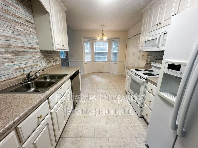 300 Melanie Ct - Photo 2 of 13