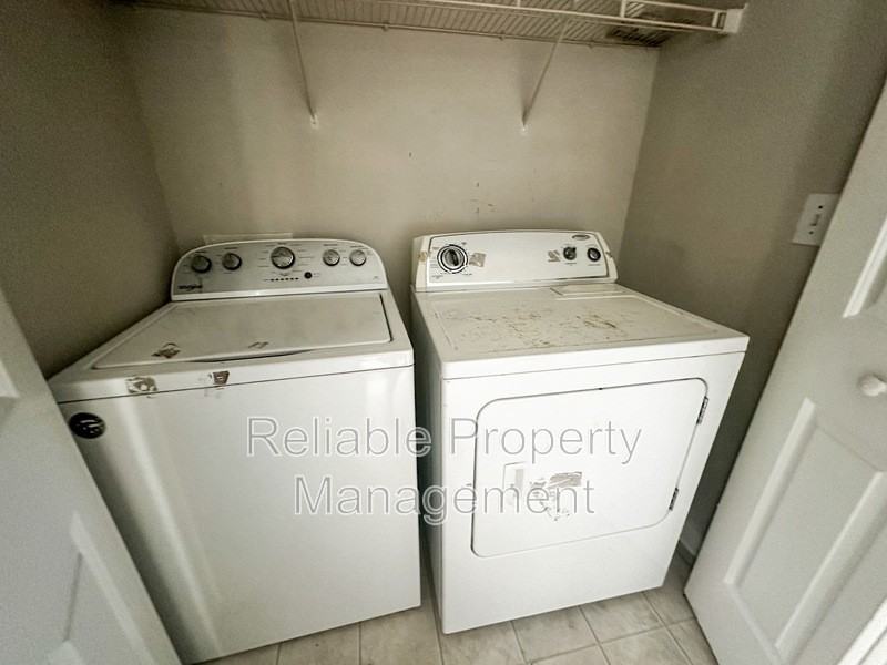 300 Melanie Ct - Photo 3 of 13