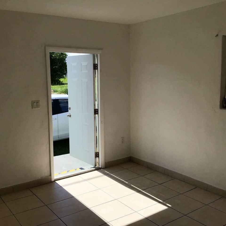 651 SW 4 Ave - RMS - Photo 2 of 9