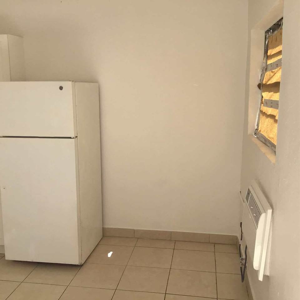 651 SW 4 Ave - RMS - Photo 3 of 9