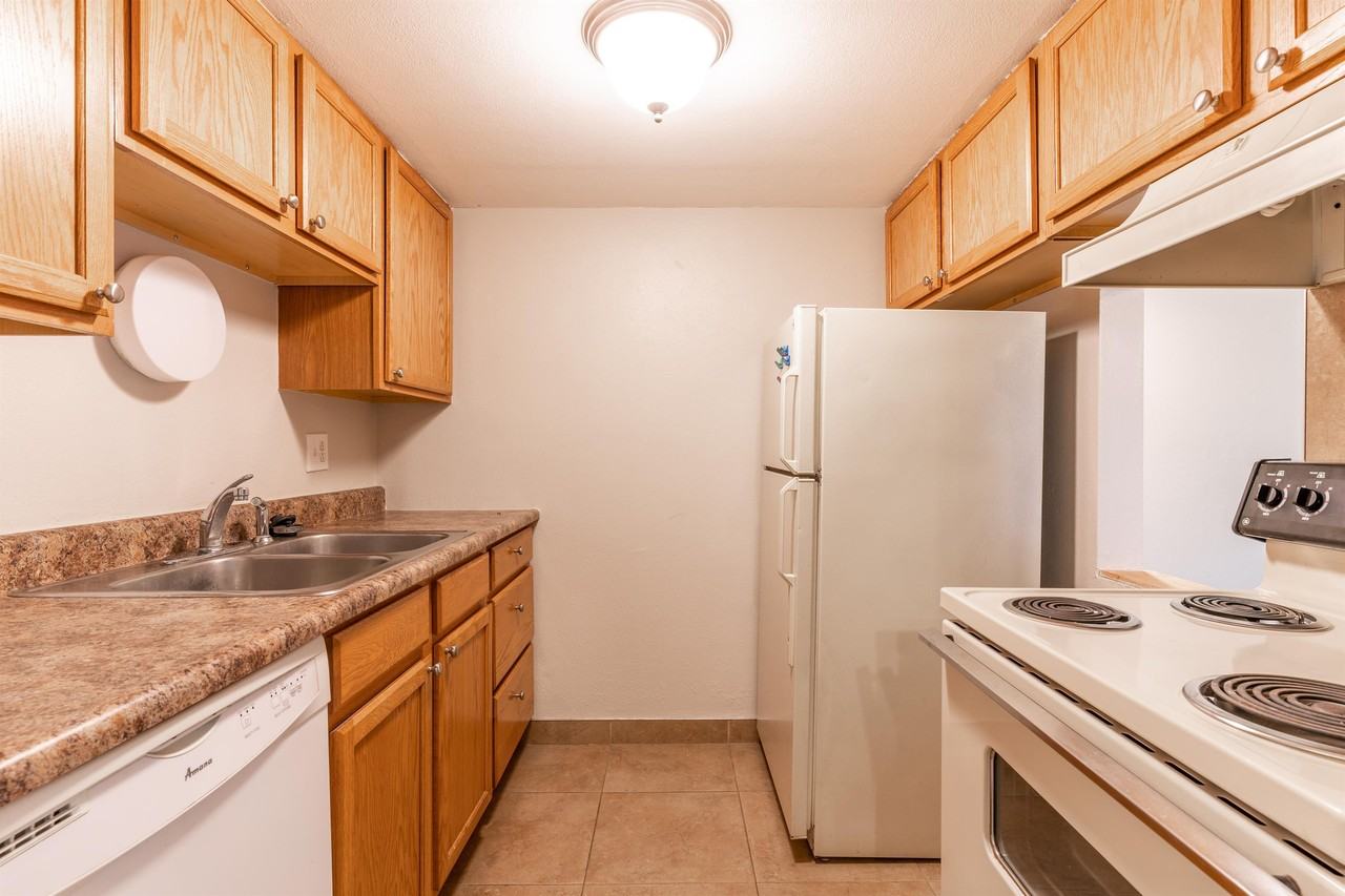 2901 West Cannes Drive - Photo 2 of 9