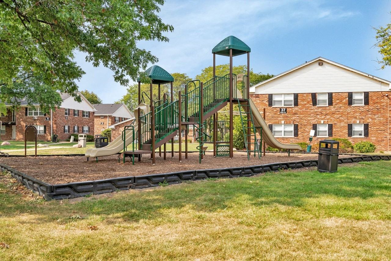 Iron Gate Apartments - Photo 5 of 50