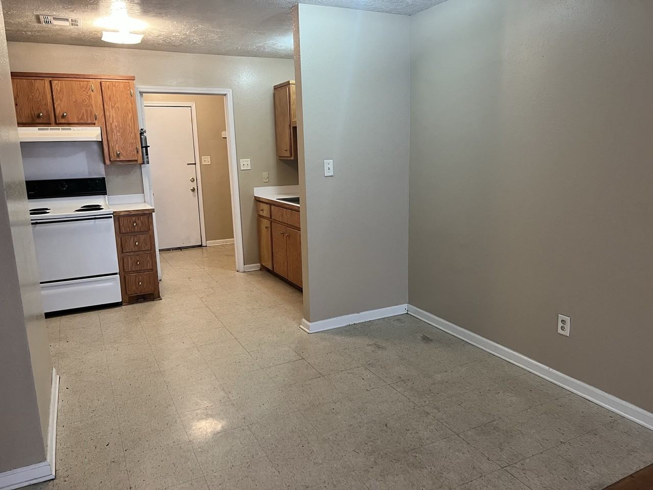 1854 Esther Drive #3* - Photo 2 of 9