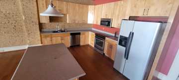 featured image of 572 Mulberry St